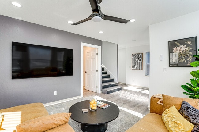 Building Photo - 641 Central Ave