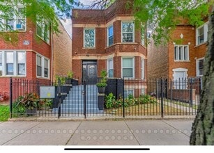 Building Photo - 6241 S Troy St