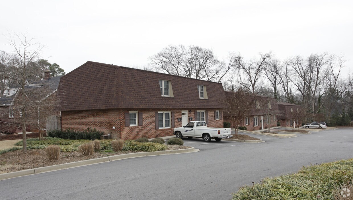 Foto del edificio - 504-508 E Calhoun St