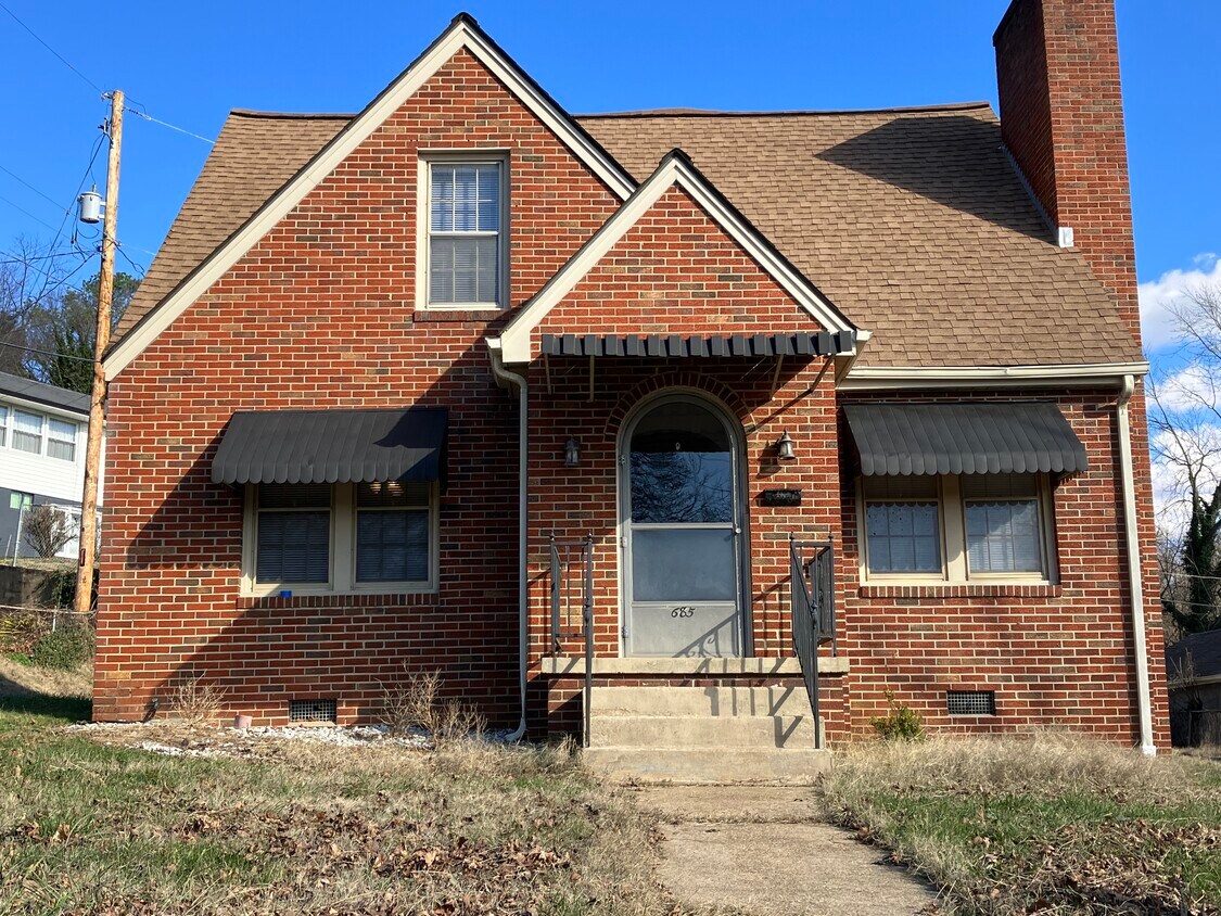 Primary Photo - 685 Sherman Pl