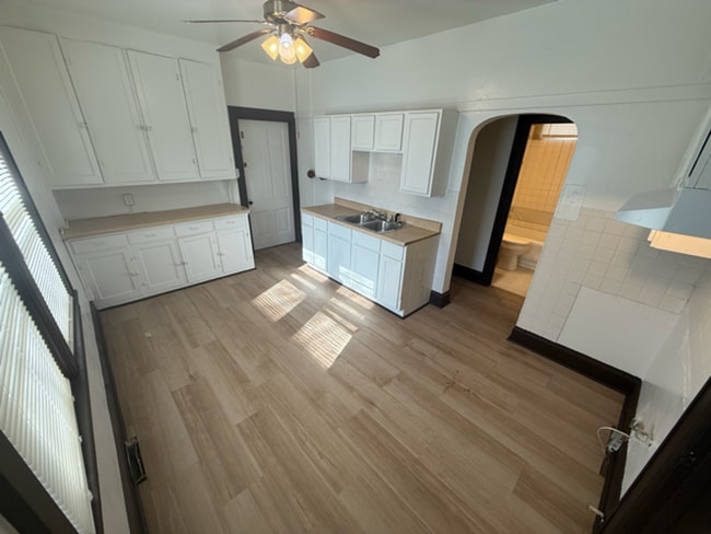 Foto del edificio - 3635 Dr. William Finlayson St