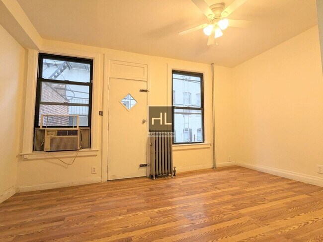 Building Photo - 31 STREET