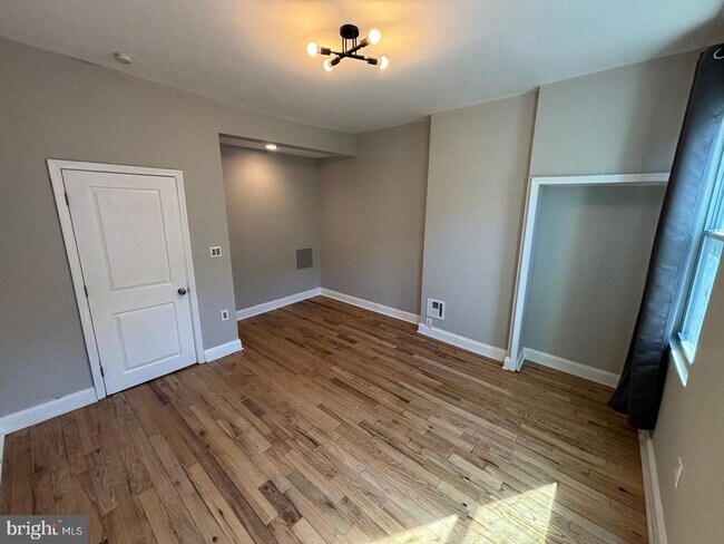 Building Photo - 1213 W William St