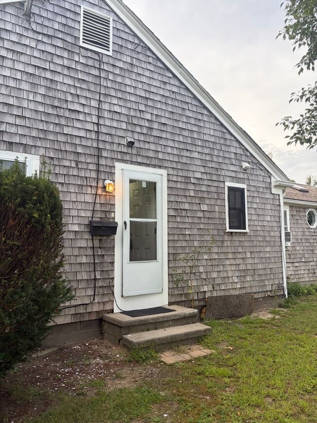 Building Photo - 624 MA-28