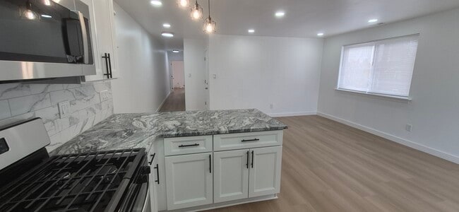 Building Photo - 8258 Rodney St