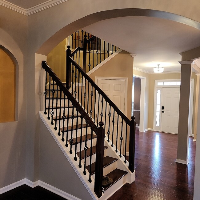 Building Photo - 807 Andora Way SW