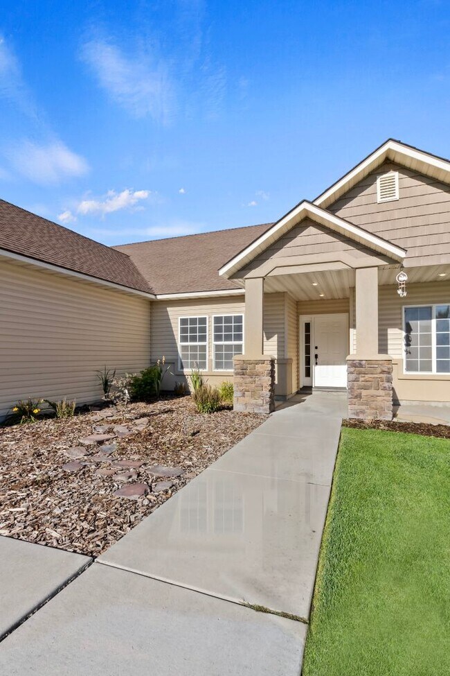 Building Photo - Single Family Home in Twin Falls | $500 Of...