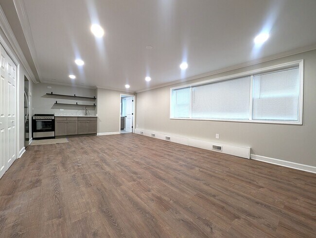 Foto del edificio - 300 S Austin Blvd