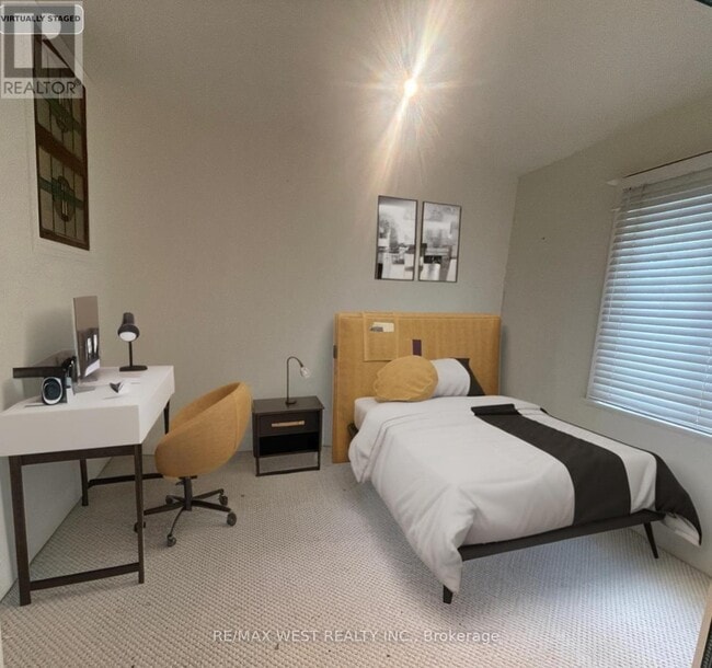 Building Photo - 1813 Gerrard St E