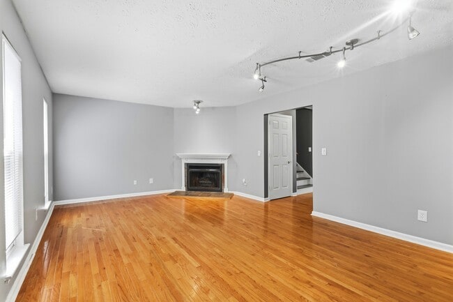 Building Photo - 388 Huntington Ridge Dr