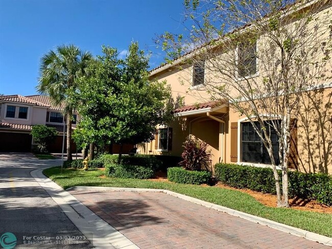 Building Photo - 128 Riverwalk Cir