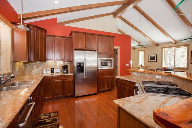 Cocina - 2989 Fresno Ave