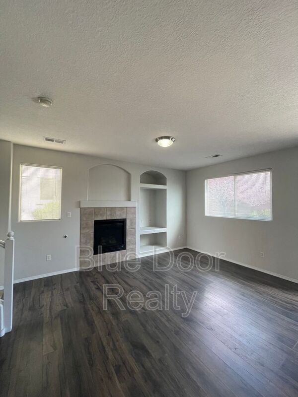 Building Photo - 1813 Cortina