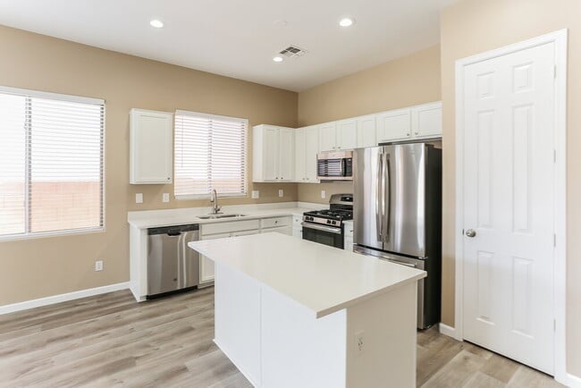 Building Photo - 5037 W Nancy Ln