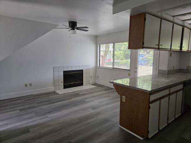 Building Photo - 4928 Westgate Ct