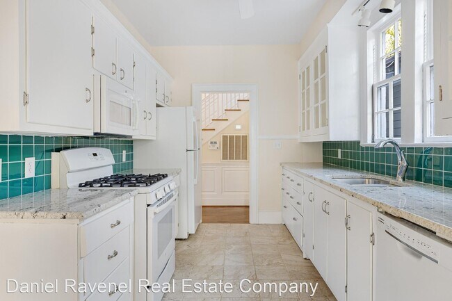 Building Photo - 3 br, 2.5 bath House - 16 Orange Street