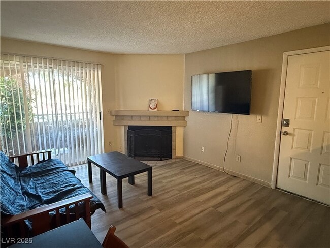 Building Photo - 240 Mission Catalina Ln