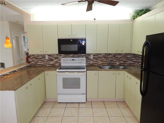 Foto del edificio - 2708 NW 52nd St