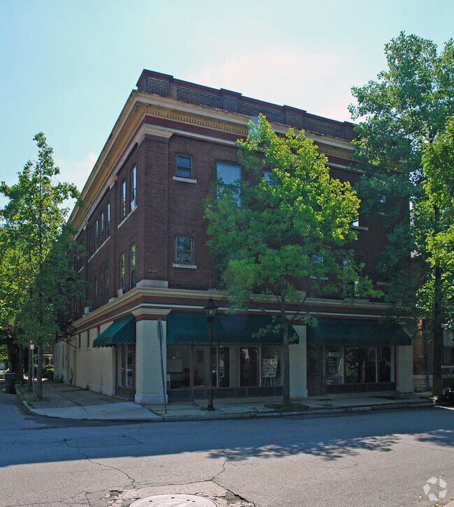 Foto del edificio - 408 E 6th St