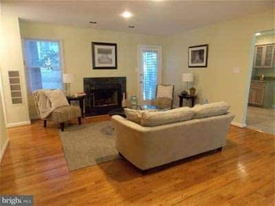 Photo - 9415 Monroe St House