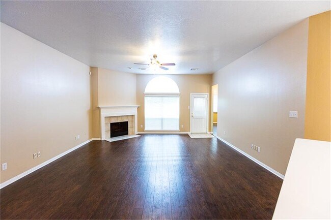 Building Photo - 314 Blossomwood Dr