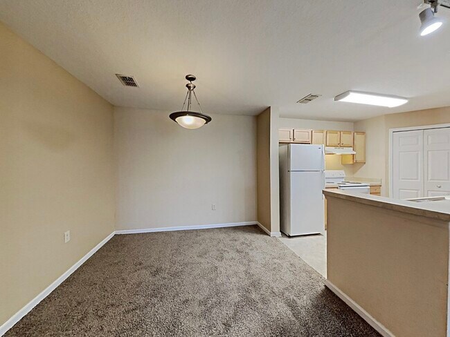 Foto del edificio - 5800 Lake Pointe Village Cir