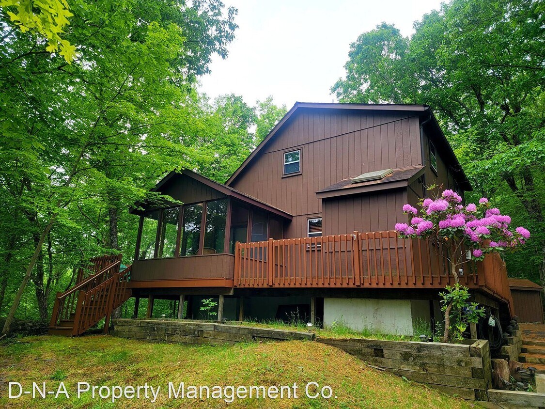5967 Decker Rd, Bushkill, PA 18324 House Rental in Bushkill, PA