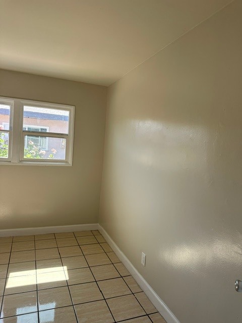 Building Photo - 620 E Avon Pl