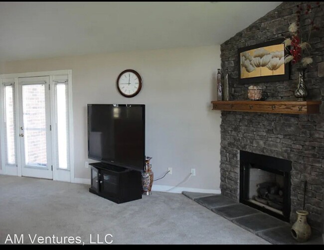 Building Photo - 4 br, 2 bath House - 592 Vincent St. (hous...
