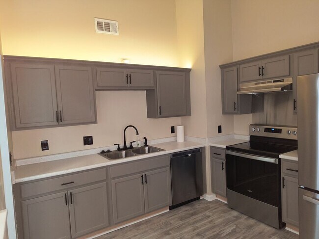 Foto del edificio - 236 Forest Ridge Dr