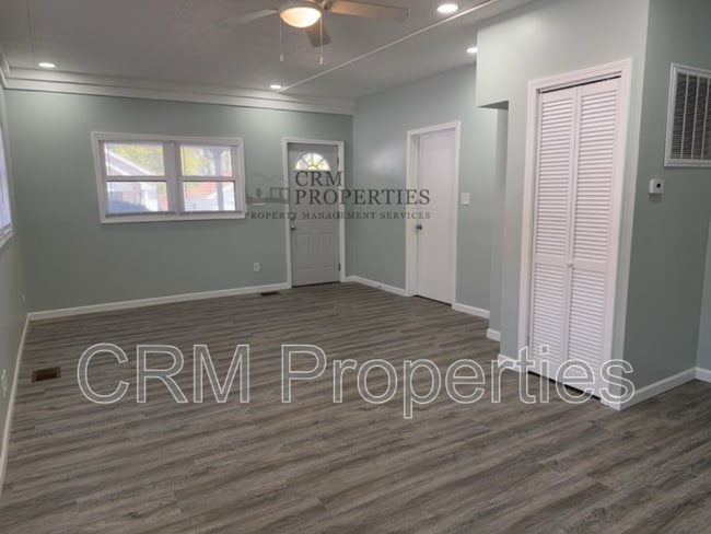 Building Photo - 909 W Virginia Ave