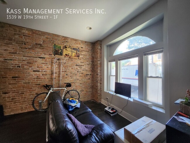 Foto del edificio - 1539 W 19th St