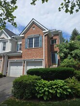 Building Photo - 313 Winthrop Dr