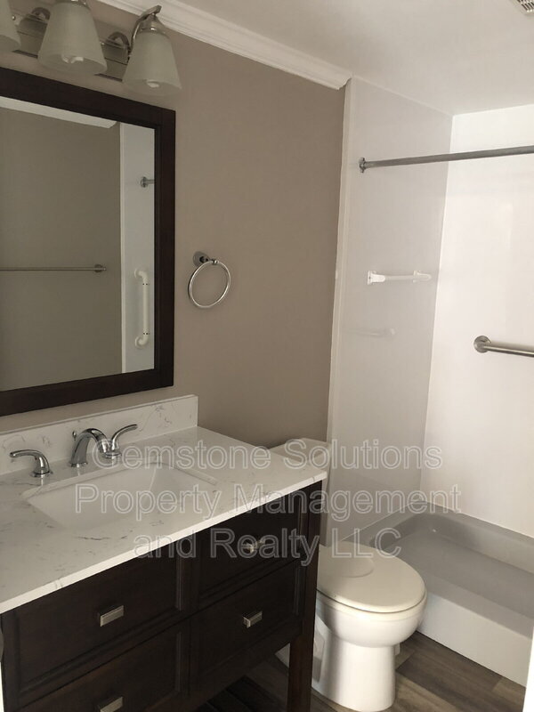 Foto del edificio - 1208 Granville Rd