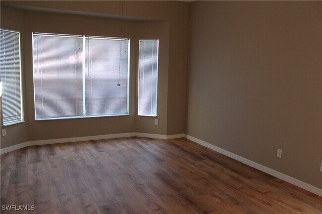 Foto del edificio - 6993 Lone Oak Blvd