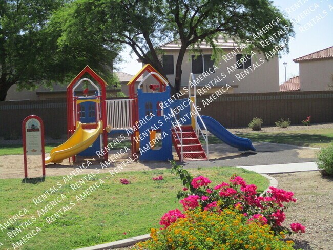 Building Photo - 1448 E Saguaro Trail