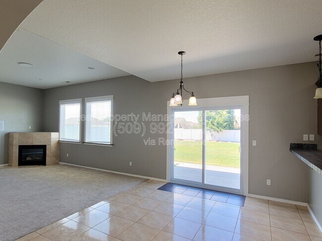 Building Photo - 5017 Laredo Dr