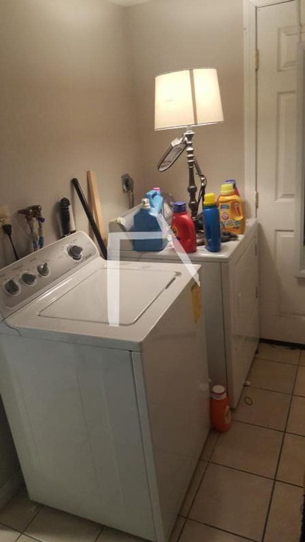 Building Photo - 6 Radcliffe Rd