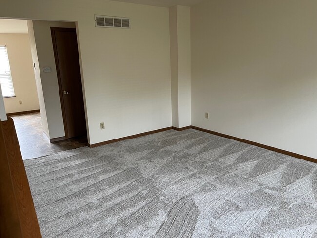 Building Photo - 2489 Falcons Way