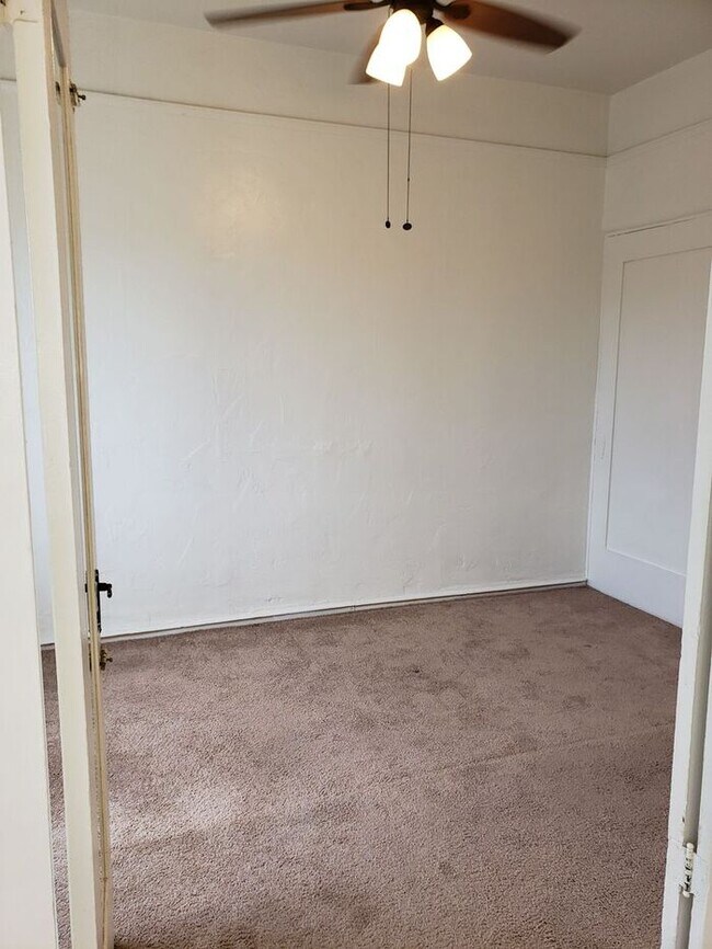 Building Photo - Charming North Park unit! (4314 Utah)