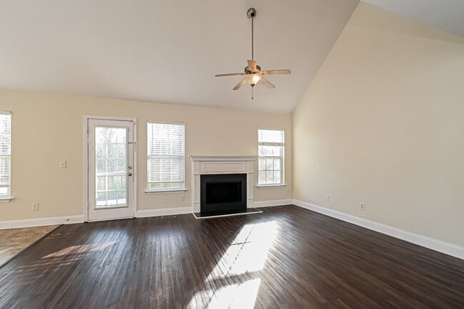 Building Photo - 1565 Bridgecrest Dr