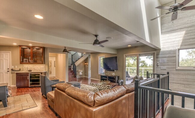 Foto del edificio - 1228 N County Line Rd