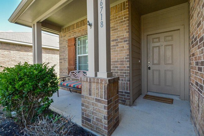 Foto del edificio - 6718 Wide Creek Dr