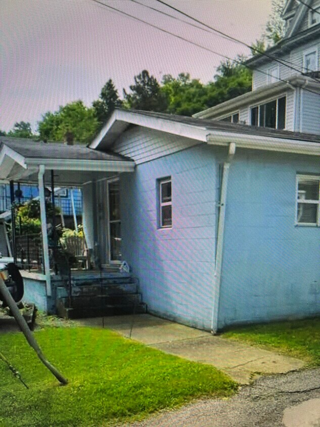 Single family home! Utilities included! HUD accepted! - 342 Fairmont Ave