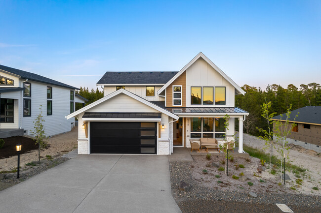 Building Photo - 528 Meadows Dr