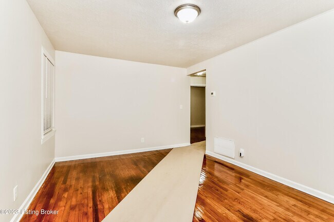 Foto del edificio - 3010 Penway Ave