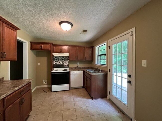Foto del edificio - Renovated 3 Bedroom 1 Bath Home for Rent!