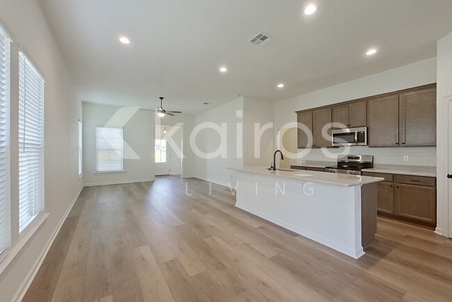 Building Photo - 204 Carencro St