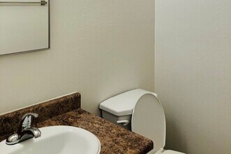 Building Photo - Clare Feldstadt II