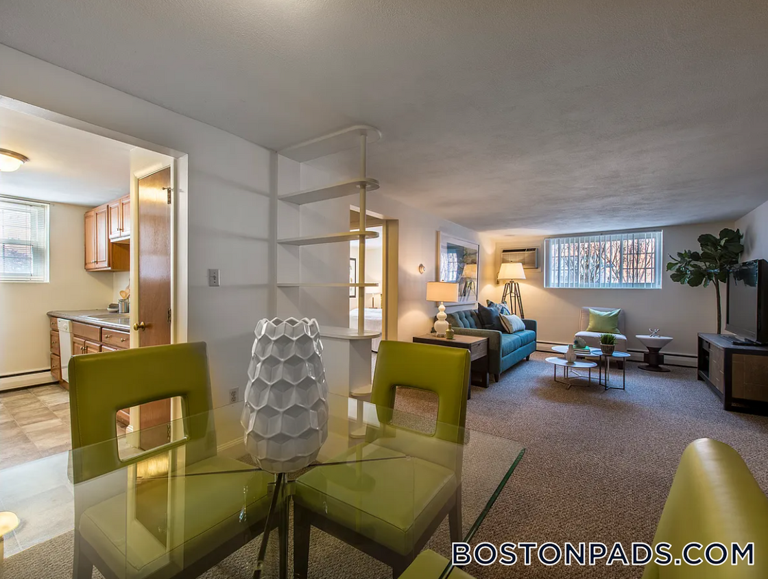 Primary Photo - 12 Brattle Dr